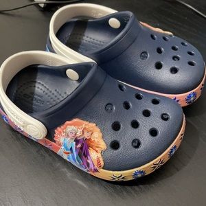 Light up Frozen 2 crocs